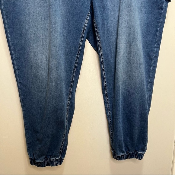 Pennington’s Medium Wash Knit-Like Denim Jogger, 1948 Fit - d/C JEANS Size 3x - Picture 11 of 15